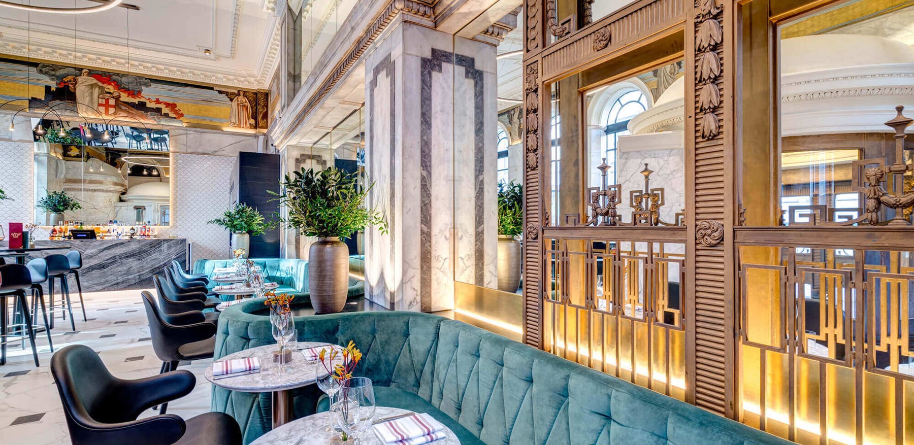 Luxuria Lifestyle's Beth Davies reviews Apex Temple Court Hotel, London